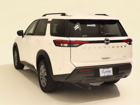 Used 2025 Nissan Pathfinder SV AWD/4WD image 8