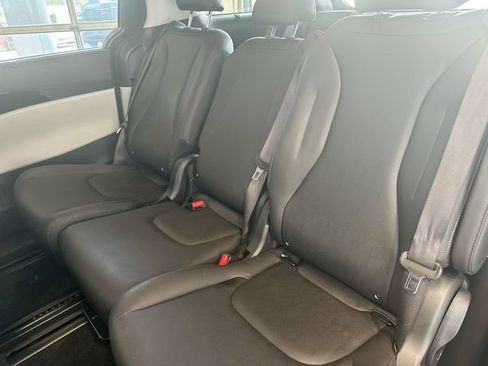 Certified 2024 Kia Carnival EX FWD image 26