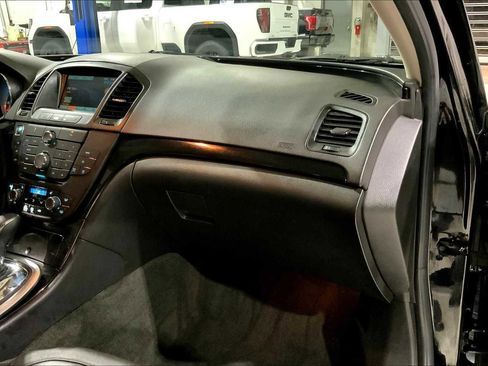 Used 2013 Buick Regal Premium image 19