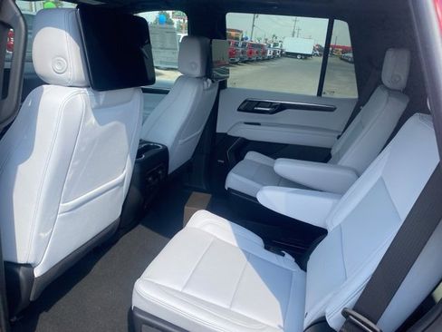 New 2025 Chevrolet Tahoe Premier image 11