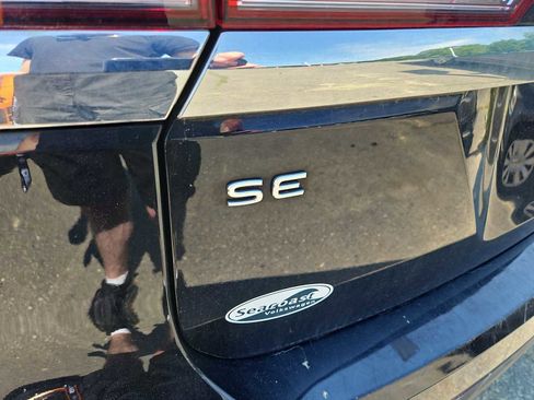 Used 2023 Volkswagen Atlas SE AWD/4WD image 4