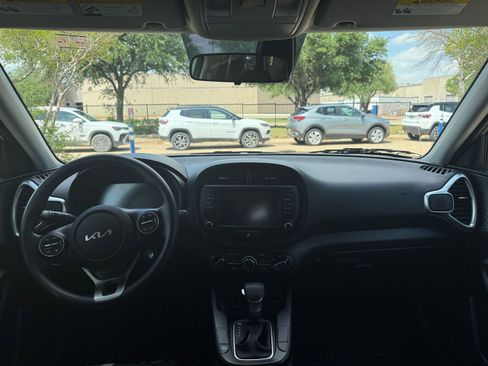 Used 2025 Nissan Sentra SV FWD image 33