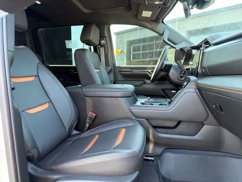 Used 2024 GMC Sierra 3500 AT4 w/ AT4 Premium Plus Package AWD/4WD image 12