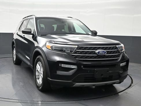 Used 2024 Ford Explorer XLT w/ Equipment Group 202A RWD image 8