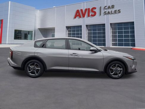 Used 2025 Kia K4 LXS image 7