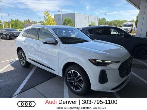 Used 2025 Audi Q5 Premium w/ Convenience Package AWD/4WD image 2