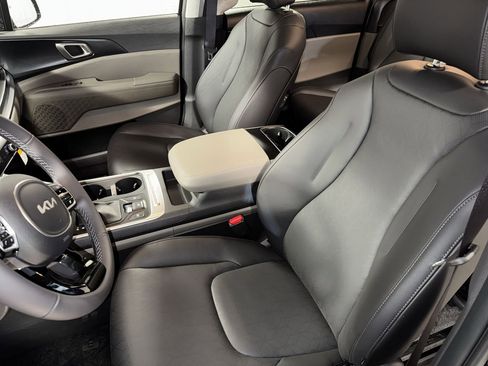 New 2026 Kia Carnival image 16