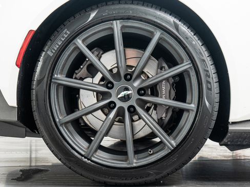 Used 2020 Aston Martin V8 Vantage Coupe RWD image 40