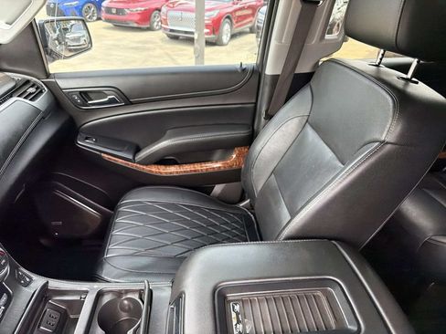 Used 2017 Chevrolet Tahoe Premier RWD image 16