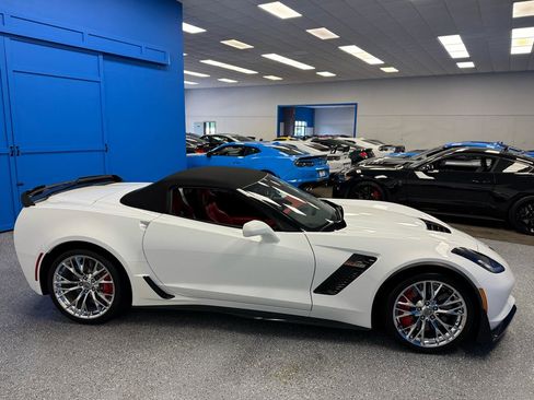Used 2016 Chevrolet Corvette Z06 w/ 3LZ Preferred Equipment Group RWD image 7