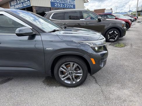 Used 2021 Kia Seltos S AWD/4WD image 3