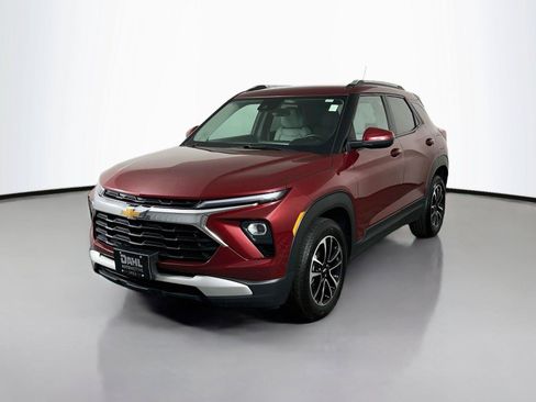 Used 2024 Chevrolet TrailBlazer LT w/ LT Cold Weather Package FWD image 4