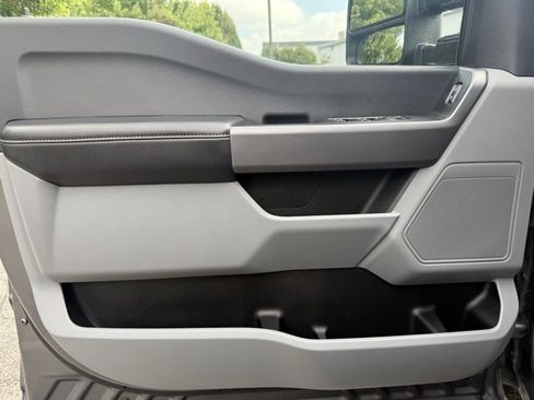 Used 2025 Ford F350 XLT image 11