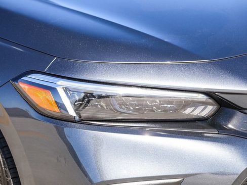 Used 2023 Honda Civic Sport image 8