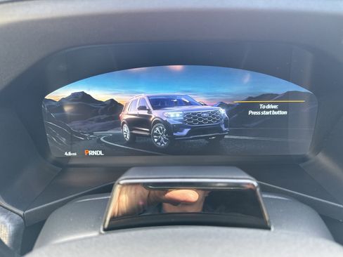 New 2026 Ford Explorer Platinum image 22