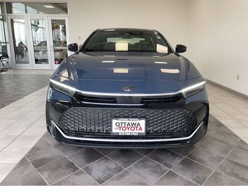 Used 2026 Toyota Crown Nightshade image 3