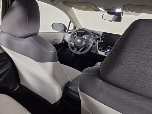 Used 2020 Toyota Corolla LE FWD image 29