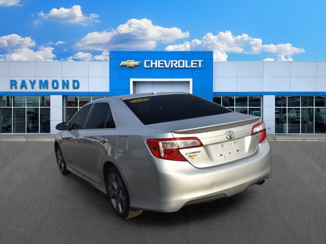 Used 2014 Toyota Camry SE FWD image 5