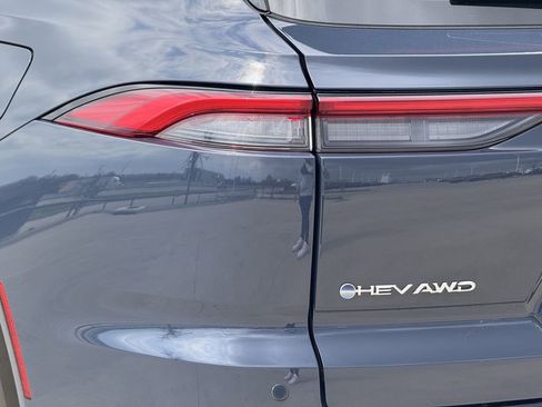 Used 2025 Toyota Crown Signia w/ Advanced Technology Package image 10