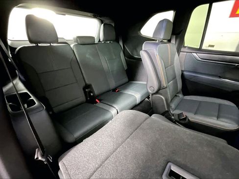 Certified 2025 GMC Acadia AT4 w/ Super Cruise Package image 19