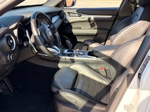 Used 2023 Alfa Romeo Stelvio Veloce AWD/4WD image 12