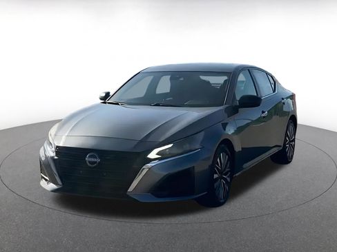 Used 2024 Nissan Altima 2.5 SV image 7