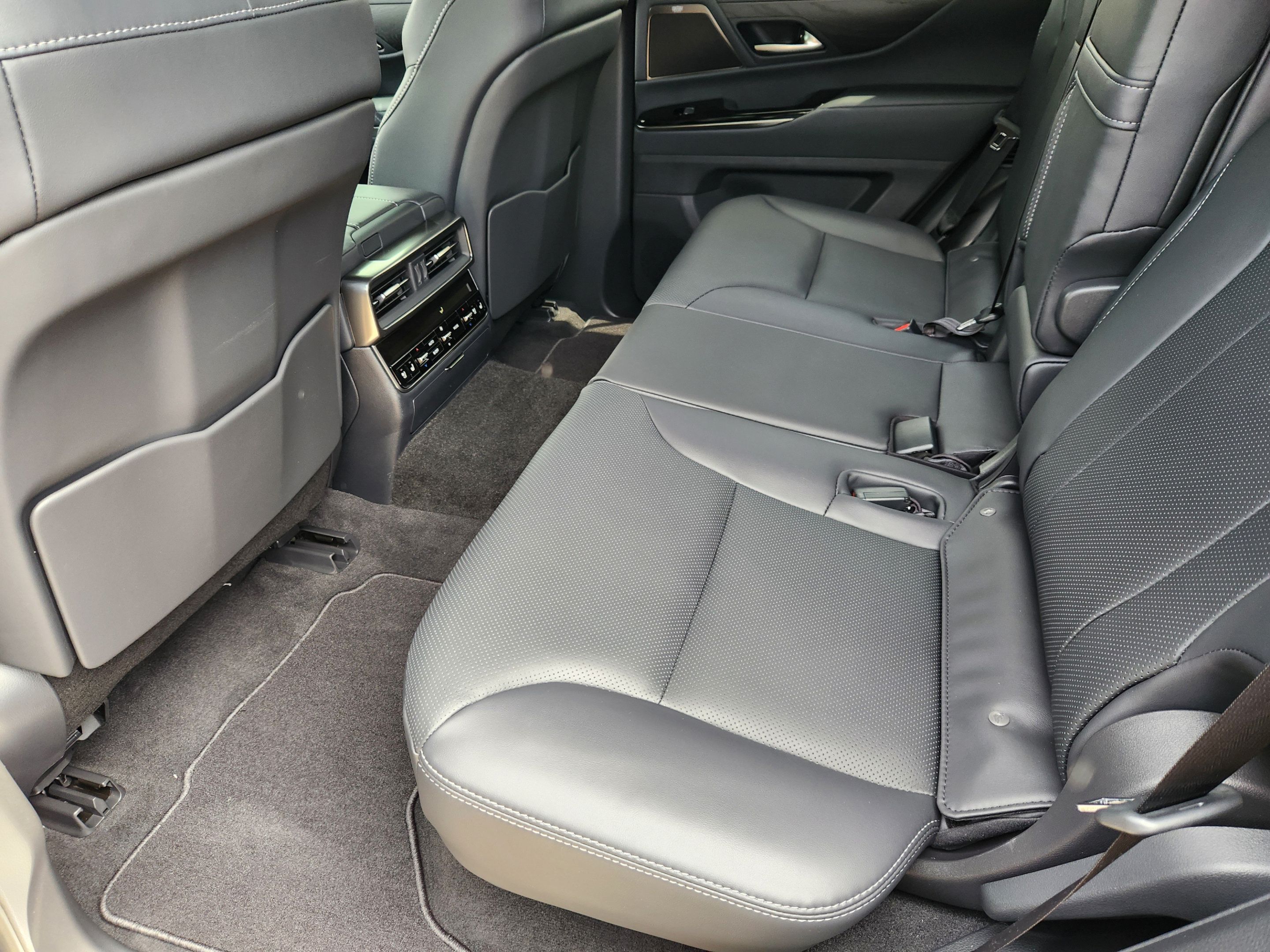 New 2026 Lexus LX 700h Luxury w/ Appearance Package AWD/4WD image 15