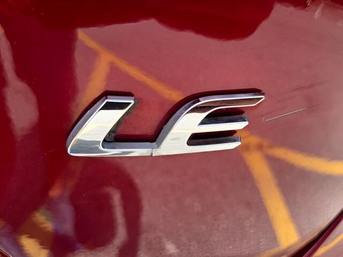 Used 2025 Toyota Corolla LE FWD image 30
