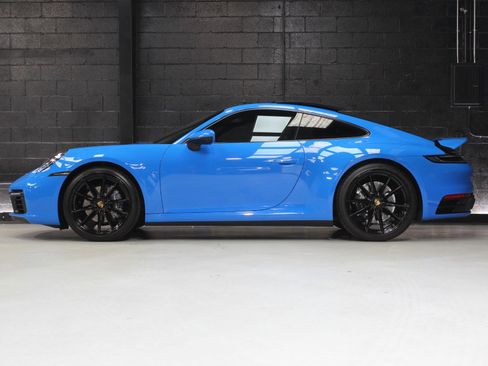 Used 2022 Porsche 911 Carrera image 3