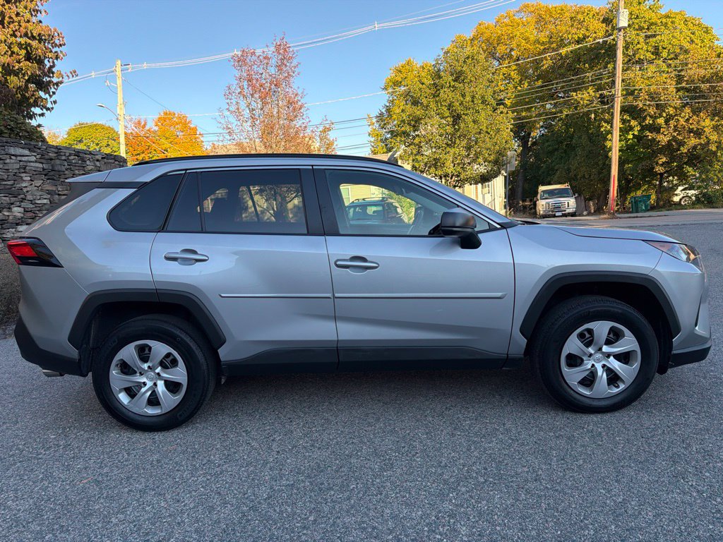 Used 2021 Toyota RAV4 LE AWD/4WD image 7