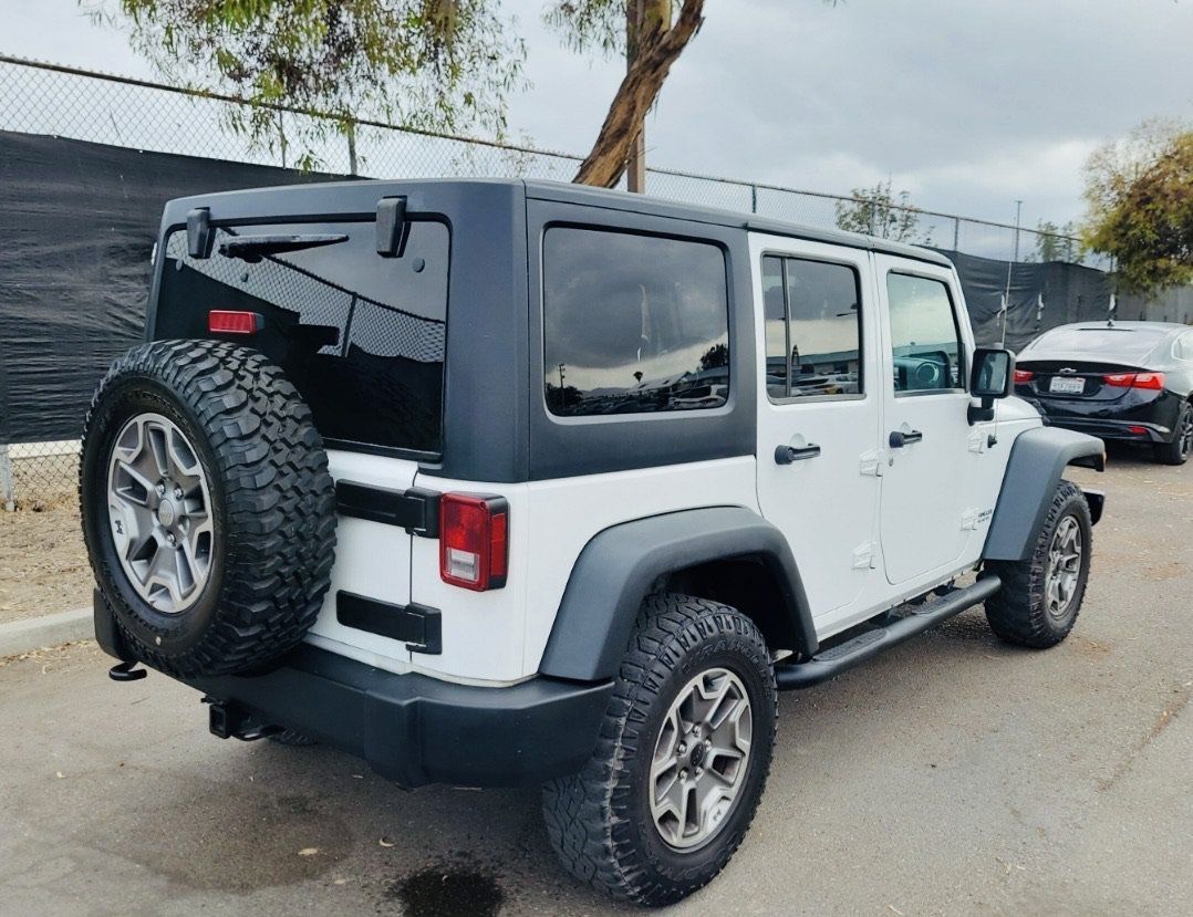 Used 2013 Jeep Wrangler Unlimited Rubicon w/ Connectivity Group AWD/4WD image 6