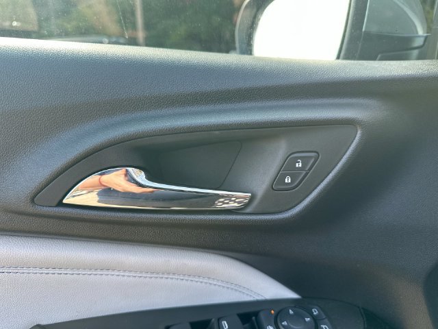 Used 2024 Chevrolet Trax LT FWD image 54