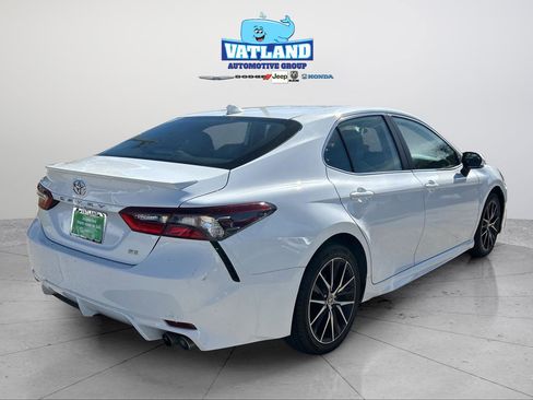Used 2023 Toyota Camry SE image 5