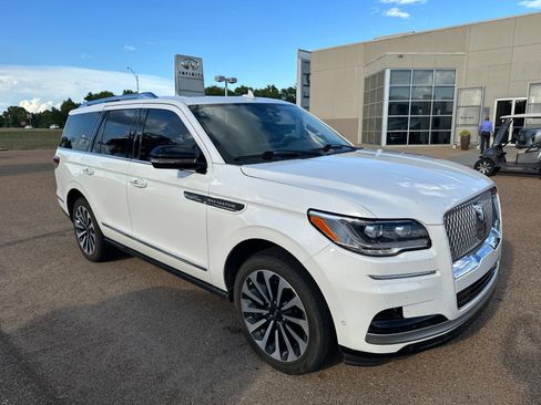 Used 2024 Lincoln Navigator Reserve AWD/4WD image 1