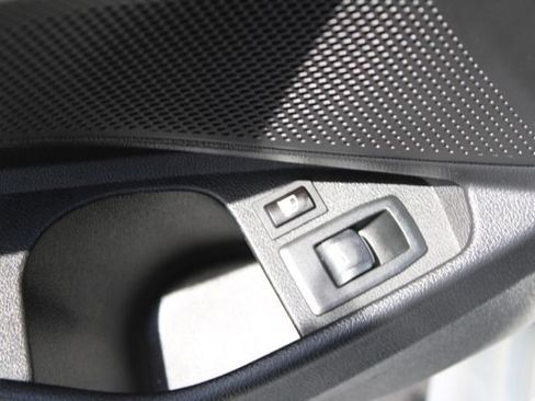 Used 2022 BMW 330e w/ Convenience Package RWD image 13