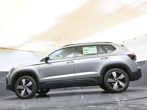 Used 2025 Volkswagen Taos S AWD/4WD image 39