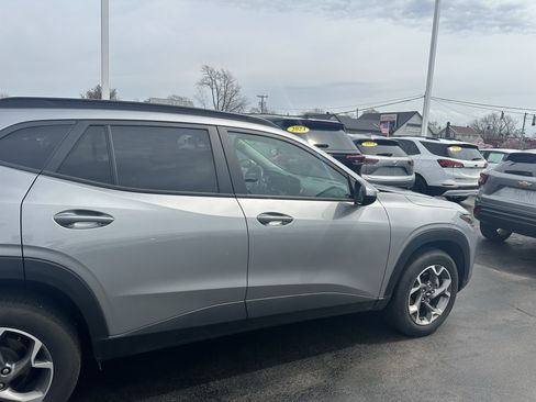 Used 2024 Chevrolet Trax LT w/ Driver Confidence Package image 12