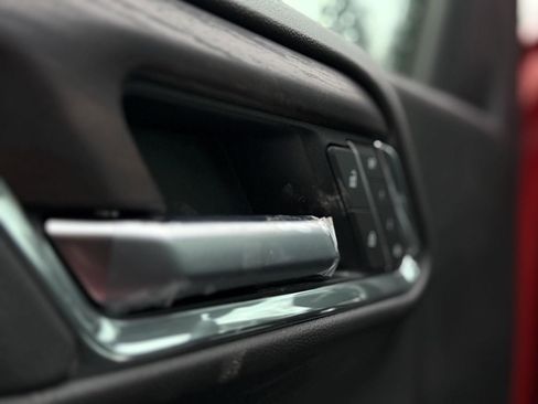 New 2026 GMC Sierra 1500 SLT image 14