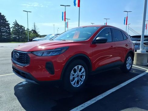 Used 2024 Ford Escape Active AWD/4WD image 4