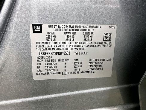 Used 2023 Buick Envision Avenir image 32