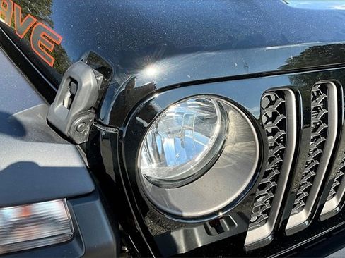 Certified 2023 Jeep Gladiator Mojave w/ Trailer Tow Package image 28