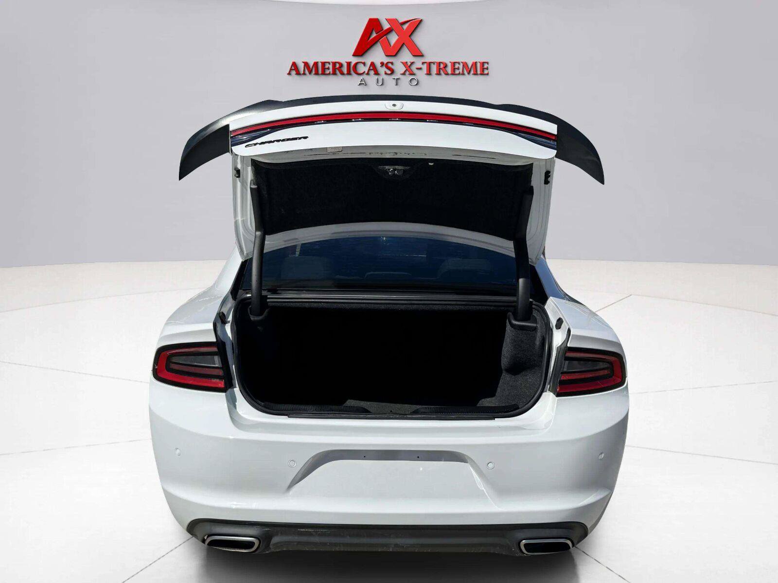 Used 2019 Dodge Charger SXT w/ Blacktop Package RWD image 53