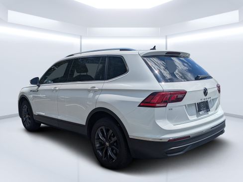 Used 2022 Volkswagen Tiguan SE FWD image 5
