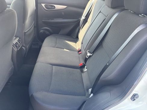 Used 2019 Nissan Rogue Sport S image 11