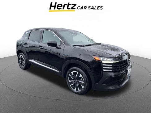 Used 2025 Nissan Kicks SV image 1