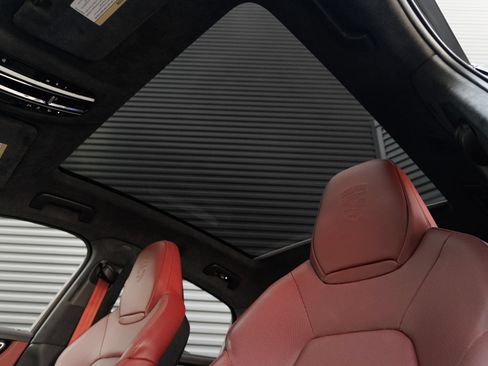Certified 2022 Porsche Cayenne GTS AWD/4WD image 14