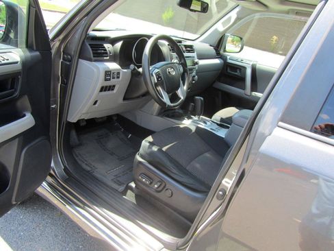 Used 2011 Toyota 4Runner SR5 AWD/4WD image 16