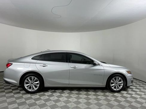 Used 2019 Chevrolet Malibu LT FWD image 4
