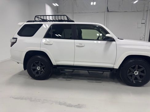 Used 2022 Toyota 4Runner Trail Special Edition AWD/4WD image 4
