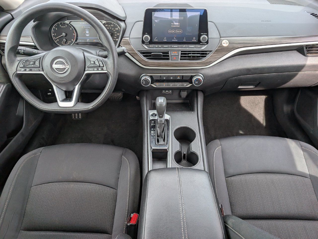 Used 2025 Nissan Altima 2.5 SV FWD image 9